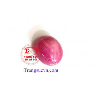 Ruby sao thiên nhiên  Tên đá quý: Ruby sao thiên nhiên Kích thước:  Trọng lượng: Xuất xứ: Ấn độ Dạng chế tác: Oval/Cabochon Màu sắc: Đỏ phớ tím, Hiệu ướng sao Chất lượng chế tác: Tốt Phù hợp: Làm mặt nhẫn, Làm mặt dây chuyền, Làm vòng tay vàng... Giấy kiể