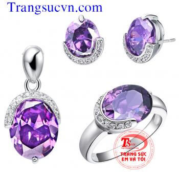 Bộ sản phẩm trang sức vàng trắng gắn thạch anh tím