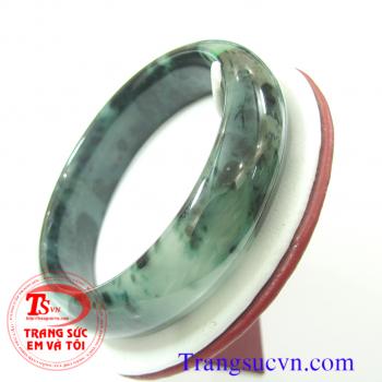 Vòng cẩm thạch đẹp cho nữ