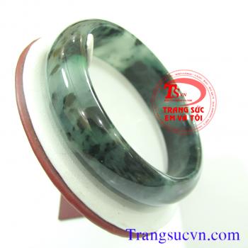 Vòng cẩm thạch đẹp cho nữ