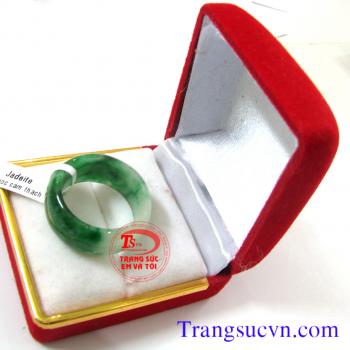 Nhẫn cẩm thạch đẹp