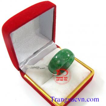 Nhẫn cẩm thạch thiên nhiên,Bán Nhẫn Cẩm Thạch,giá nhan cam thach,có giấy kiểm định nhẫn cẩm thạch tốt nhất,xuất xứ:Myanam|Đặt nhẫn cẩm thạch theo yêu cầu,bọc vàng,bạc,hình,rồng,phụng..số,Nhẫn Cẩm Thạch,nhan,cam,thach,nhẫn,cẩm,thạch,nhẫn nữ,ngọc,đá,phỉ,thủ