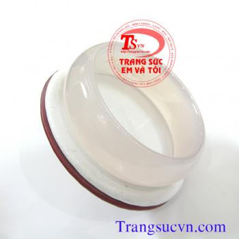 Vòng ma não trắng