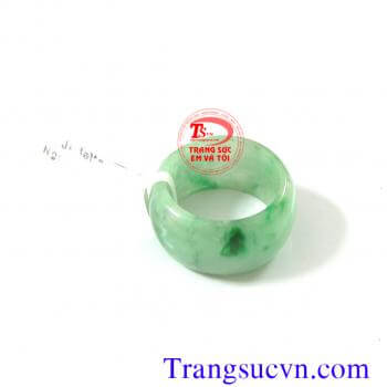 Nhẫn cẩm thạch thiên nhiên đẹp