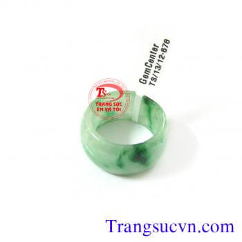 Nhẫn cẩm thạch-ngọc jadeite