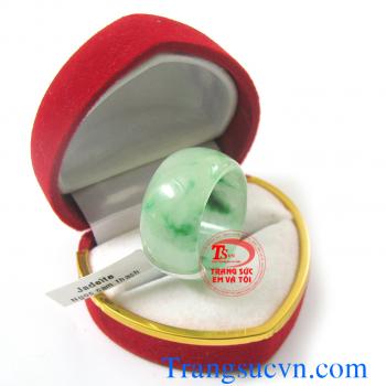 Nhẫn cẩm thạch-ngọc jadeite