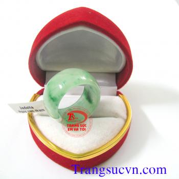 Nhẫn cẩm thạch-ngọc jadeite