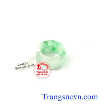 Nhẫn đá quý cẩm thạch