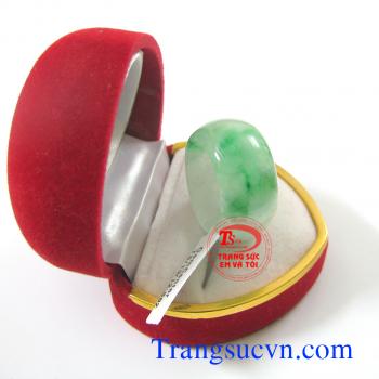 Nhẫn đá quý cẩm thạch