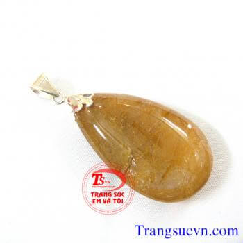 Thạch anh tóc nâu vàng Mặt thạch anh tóc thiên nhiên được chế tác trên chất liệu:  - Đá Thạch anh tóc thiên nhiên 100%  - Móc được làm bằng bạc ta  - Bán toàn quốc  - Thanh toán an toàn  - Giao hàng tận nơi và thanh toán khi nhận hàng.