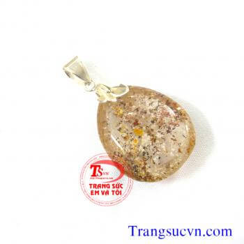 Thạch anh trong cát được chế tác trên chất liệu:  - Thạch anh trong thiên nhiên 100%  - Móc được làm bằng bạc ta  - Bán toàn quốc  - Thanh toán an toàn  - Giao hàng tận nơi và thanh toán khi nhận hàng.