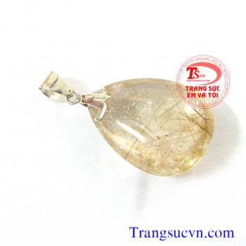 Mặt thạch anh tóc thiên nhiên được chế tác trên chất liệu:  - Đá Thạch anh tóc thiên nhiên 100%  - Móc được làm bằng bạc ta  - Bán toàn quốc  - Thanh toán an toàn  - Giao hàng tận nơi và thanh toán khi nhận hàng.