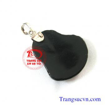 Mặt dây phật di lặc đen được chế tác trên chất liệu:  - Đá Tectite thiên nhiên 100%  - Móc được làm bằng bạc ta Phật di lặc thiên thạch  - Bán toàn quốc  - Thanh toán an toàn  - Giao hàng tận nơi và thanh toán khi nhận hàng. 