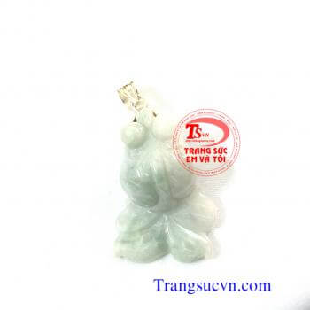 Cẩm thạch cá vàng được chế tác trên chất liệu:  - Ngọc cẩm thạch thiên nhiên 100%  - Móc được làm bằng bạc ta  - Bán toàn quốc  - Thanh toán an toàn  - Giao hàng tận nơi và thanh toán khi nhận hàng. 