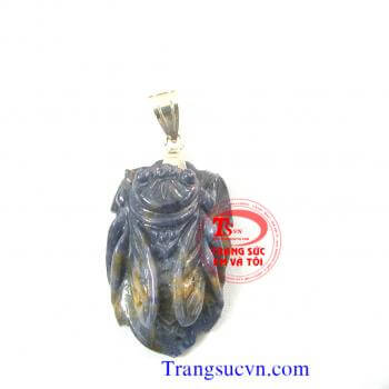 Mặt ve đá quý saphire thiên nhiên được chế tác trên chất liệu:  - Ngọc cẩm thạch thiên nhiên 100%  - Móc được làm bằng bạc ta  - Bán toàn quốc  - Thanh toán an toàn  - Giao hàng tận nơi và thanh toán khi nhận hàng.