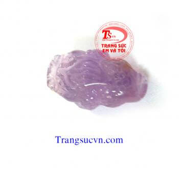 Cóc ba chân thạch anh tím được chế tác trên chất liệu:  - Ngọc cẩm thạch thiên nhiên 100%  - Móc được làm bằng bạc ta  - Bán toàn quốc  - Thanh toán an toàn  - Giao hàng tận nơi và thanh toán khi nhận hàng. 