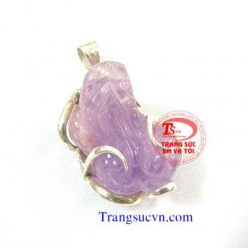 Tỳ hưu thạch anh tím thiên nhiên 100% Tỳ hưu thạch anh tím thiên nhiên 100% được chế tác trên chất liệu:  - Ngọc cẩm thạch thiên nhiên 100%  - Móc được làm bằng bạc ta  - Bán toàn quốc  - Thanh toán an toàn  - Giao hàng tận nơi và thanh toán khi nhận hàng