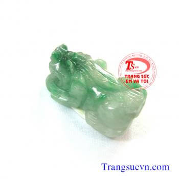 Tỳ hưu đá quý cẩm thạch Tỳ hưu ngọc cẩm thạch thiên nhiên  Tỳ hưu Jadeite  Chất liệu: Ngọc cẩm thạch nhiên nhiên ( Natural Jadeite)  Tỳ hưu cẩm thạch ( Tỳ hưu phỉ thúy )  Tỳ hưu có GIẤY KIỂM ĐỊNH ĐÁ QUÝ kèm theo tỳ hưu  Đặc điểm khoáng vật: - Tên khoáng v