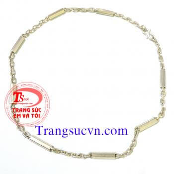 Dây bạc nam đẹp Dây chuyền bạc đẹp dành cho nam, Tác dụng tránh gió, cảm lạnh ... Đeo thời trang.  Dây chuyền bạc đẹp trọng lượng: 9.6 chỉ  Chiều dài: 52 cm  Bán toàn quốc