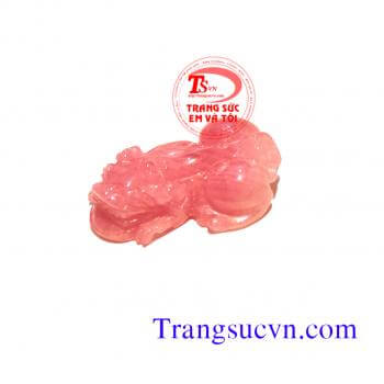 Tỳ hưu ruby thiên nhiên hồng ngọc Tỳ hưu màu đỏ Tỳ hưu ruby to thiên nhiên. Tỳ hưu đá quý ruby thiên nhiên  Tỳ hưu đá quý ruby thiên nhiên làm nhẫn nam và làm mặt dây chuyền nam, mặt dây tỳ hưu ruby mặt dây chuyền nữ.  Bọc vàng tây từ 10k, 14k , 18k với  