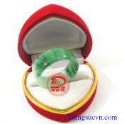 Nhẫn ngọc ngón cái, Nhẫn ngọc phỉ thúy nam dành cho nam  Trọng lượng: ~ 4,72 g  Kích thước: ~26,00x 21,30 /8,80 mm  Nhẫn ngọc phỉ thúy, nhan ngoc phi thuy   http://trangsucvn.com Hình ảnh: Nhẫn ngọc phỉ thúy    Theo sưu tâm mạng: Giúp máu và khí huyết lưu