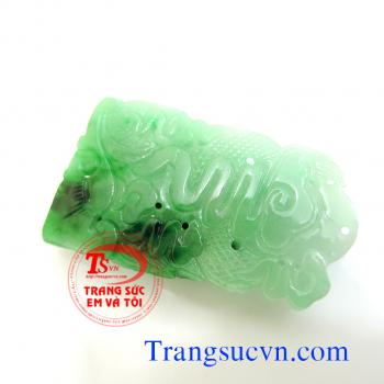 Phật Quan âm rồng quấn ngọc Jadeite  Đặc điểm khoáng vật:  Công thức : NaAl(Si2O6)  - Tên khoáng vật: Jadeite (ngọc cẩm thạch) - Độ cứng Mohs: 6,5 ~7/10 - Chiết suất: 1.666~1.680 - Tỉ trọng: 3.34  ( Giấy chứng chỉ đá quý) Các công ty kiểm định đá quý hà n
