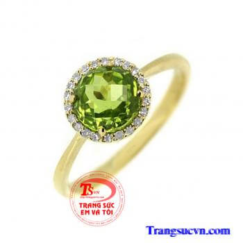 Nhẫn nữ vàng tây 14k vàng tây Nhẫn nữ vàng tây đá peridot Nhẫn nữ vàng trắng Peridot   Nhẫn vàng tây gắn đá Peridot thiên nhiên   Đá Peridot tượng trưng cho tài hùng biện, thuyết phục. Nó tái sinh và cung cấp năng lượng nên được ví như một liều thuốc tăng