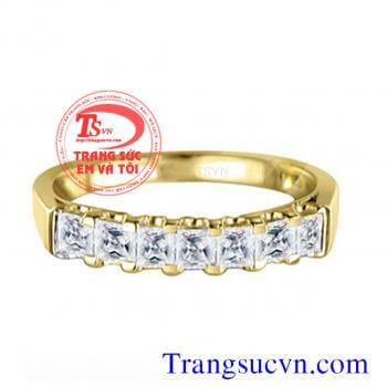 Nhẫn vàng kim cương Nhẫn nữ kim cương đính hôn  Nhẫn đính hôn vàng trắng gắn đá kim cương   Nhẫn có kèm theo giấy kiểm định Kim cương   Giấy kiểm định vàng   Giấy bảo hành: 1 năm  Nhận đặt nhẫn đính hôn theo yêu cầu trên toàn quốc, đặt hàng online, thanh 