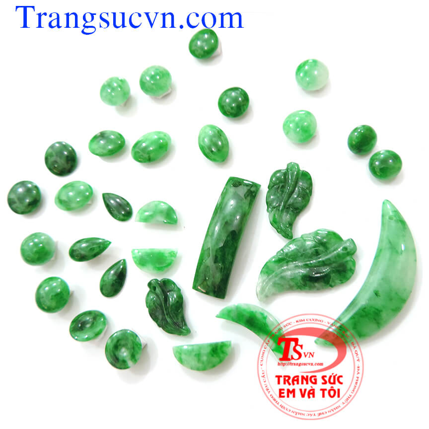 Mặt ngọc Jadeite cẩm thạch thiên nhiên  Nguồn gốc xuất xứ: Myanma  Sản phẩm mặt ngọc jadeite thiên nhiên
