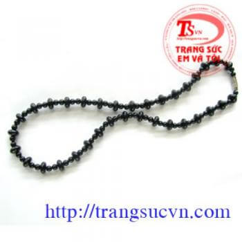 Mã não kiểu chuỗi cổ đen