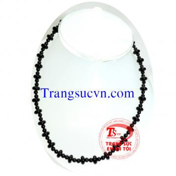 Mã não kiểu chuỗi cổ đen