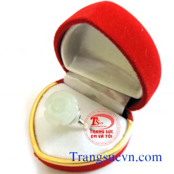 Bán và đặt nhẫn nữ theo yêu cầu như ;Nhẫn nữ hoa cẩm thạch,nhan nu hoa ngoc,nhan,nu,nhan,re,dep,vang