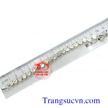 Lắc tay Nữ đẹp phong cách trẻ trung và trang trọng mang lại cho bạn vẻ đẹp và tránh gió an toàn cho sức khỏe.