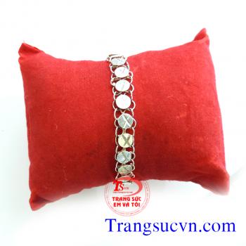 Lắc tay Nữ đẹp phong cách trẻ trung và trang trọng mang lại cho bạn vẻ đẹp và tránh gió an toàn cho sức khỏe.