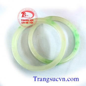 Vòng ngọc vuông trắng