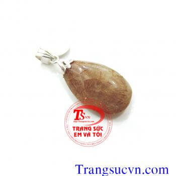 Thạch anh tóc thiên nhiên đẹp Mặt thạch anh tóc đẹp Thạch anh tóc mặt dây chuyền   Mặt thạch anh tóc thiên nhiên được chế tác trên chất liệu:  - Đá Thạch anh tóc thiên nhiên 100%  - Móc được làm bằng bạc ta  - Tổng trọng lượng sản phẩm: 8,40 g  - Chiều dà