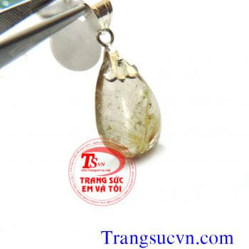 Mặt dây thạch anh tóc Mặt thạch anh tóc đẹp Thạch anh tóc mặt dây chuyền   Mặt thạch anh tóc thiên nhiên được chế tác trên chất liệu  - Đá Thạch anh tóc thiên nhiên 100%  - Móc được làm bằng bạc ta  - Tổng trọng lượng sản phẩm 7,59 g  - Chiều dài 26,50 mm