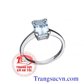 Nhẫn nữ vàng tây màu trắng gắn đá Aquamarine thiên nhiên