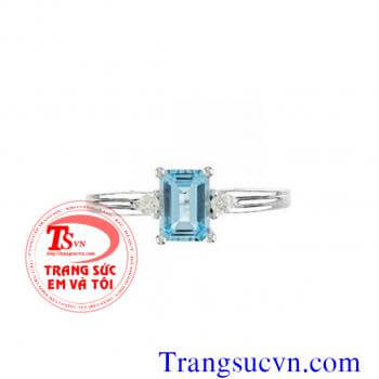Nhẫn nữ vàng tây màu trắng gắn đá Aquamarine thiên nhiên