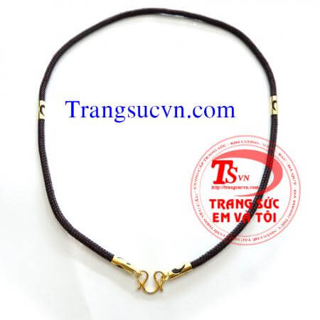 Dây dù nâu bọc vàng   Dây vải bọc vàng tây 12k (50%au) dây vải mềm mại phù hợp đep mặt dây hoặc đeo mặt dây đá quý  Sản phẩm dây vải màu đen bọc vàng tây 12k với giá cả hợp lý, thanh toán khi nhận hàng tại nhà bạn.