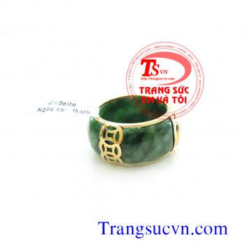 Nhẫn ngọc cẩm thạch bọc vàng 18k