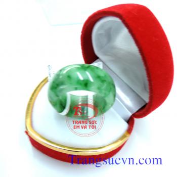 Nhẫn,Ngọc,Phỉ,Thúy,nhan,ngoc,phi,thuy,ngọc jadiet,nhan,ngọc,nam,jade,đá,quý,phong,thủy,thiên,nhiên,đá,quý,tự,nhien/Có giấy kiểm định: Đảm bảo chất lượng,Hàng cao cấp