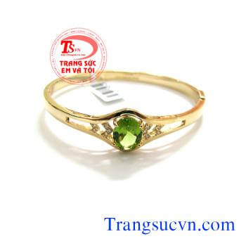 Vòng vàng tây đá peridot mệnh hỏa