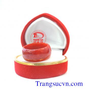 Nhẫn ngọc mệnh mộc