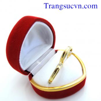 Nhẫn cưới gắn đá kim cương nhân tạo