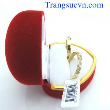 Nhẫn cưới nhỏ nhắn