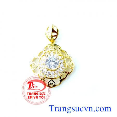 Mặt dây chuyền vàng tây đá