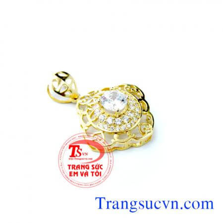 Mặt dây chuyền vàng tây đá