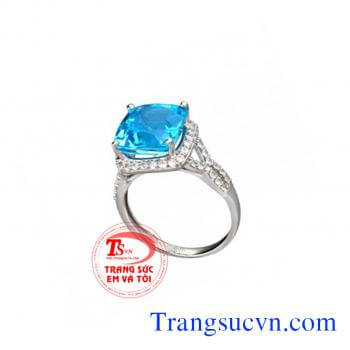 Nhẫn Topaz vuông đá