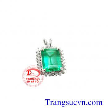 Mặt dây chuyền mệnh Hỏa, Bán mặt dây emerald thiên nhiên,có giấy kiểm định đá emerald và vàng,giá đá quý emerald tốt,đặt mặt dây chuyền vàng tây đính đá quý theo mệnh mộc,hỏa.